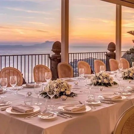 Paradise - 9 Bedrooms