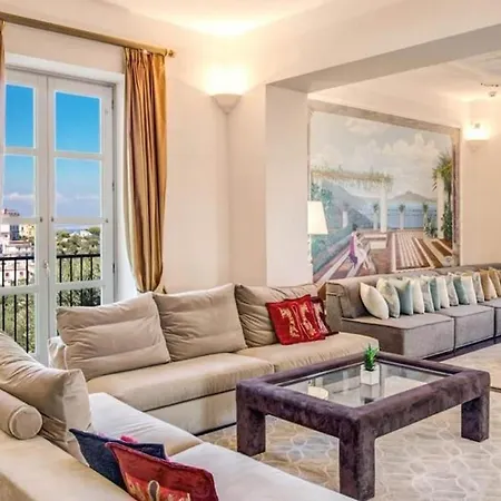 Paradise - 9 Bedrooms